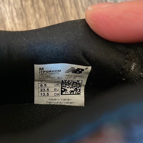 NEW BALANCE KIDS PLAYGRUV SNEAKERS SLIP ON ROPE BUNGEE CLOSURE LIGHTWEIGHT SZ 7 - Picture 4 of 5